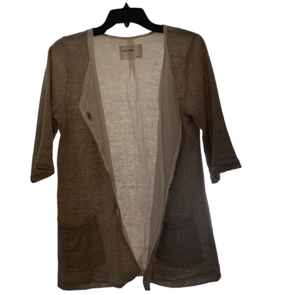 Super cute tunic-like button up top - Picture 2 of 3